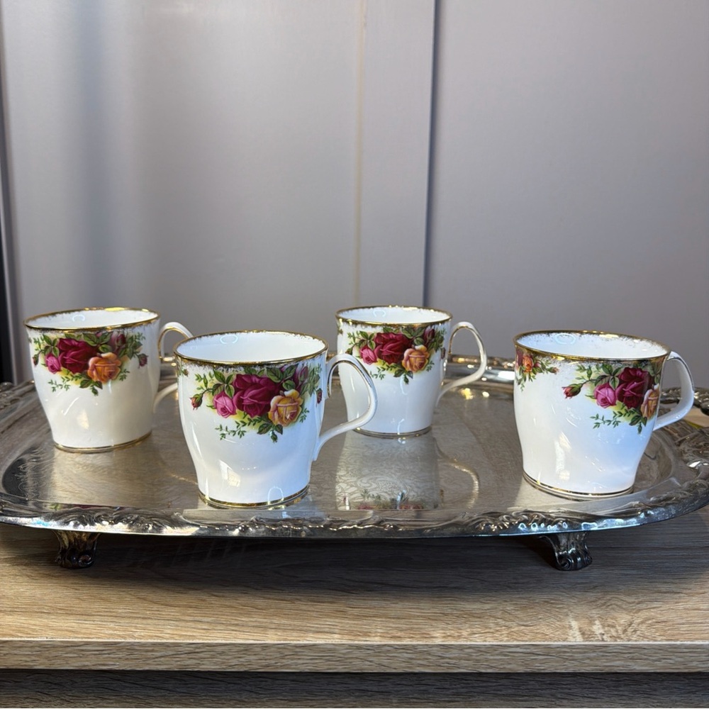 FOUR  Royal Albert Bone China Old Country Roses Montrose Coffee Tea Mugs 3-1/4"H